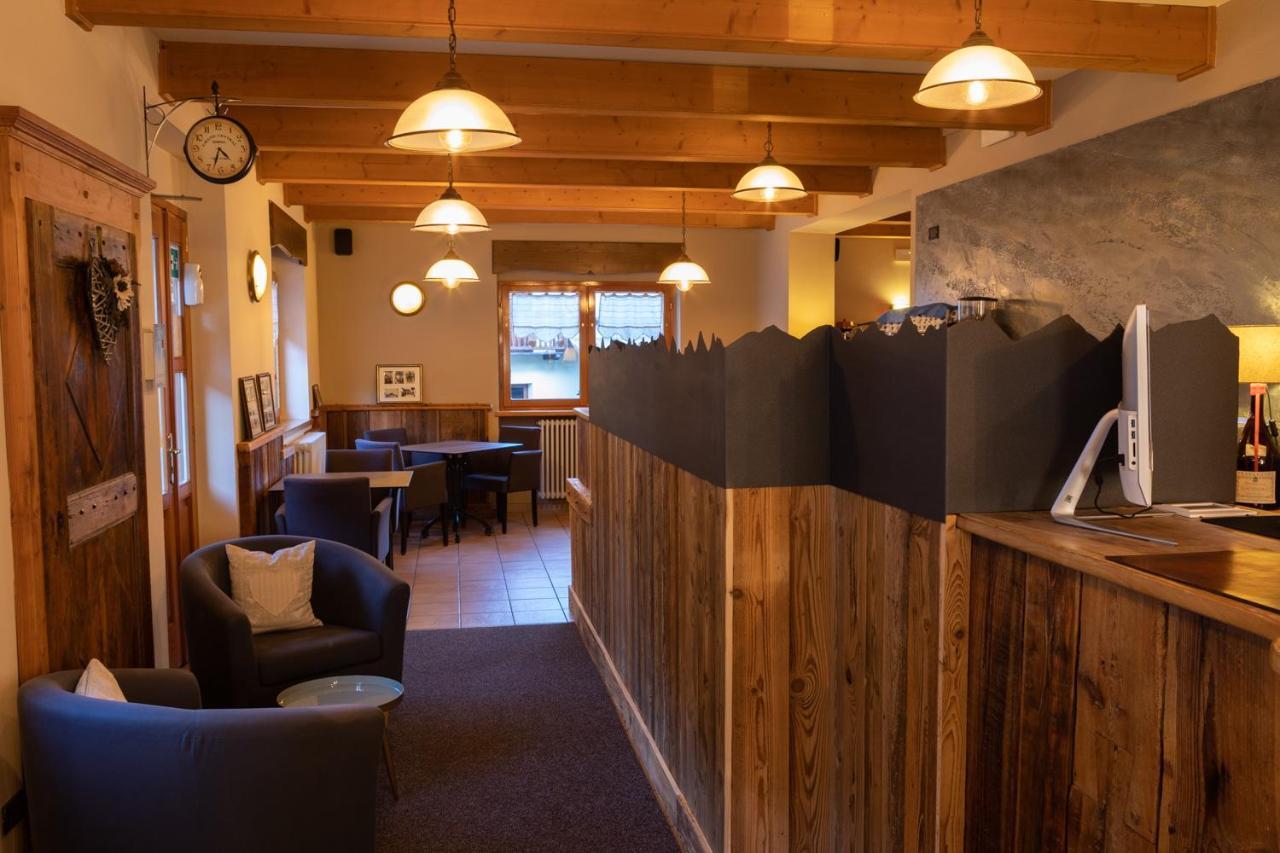 Mont Velan Chambres & Restaurant Saint-Oyen Exterior foto